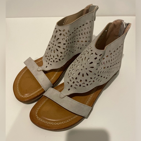 2 Lips Too Sandals Grey Women’s Size 7.5m - Picture 3 of 14